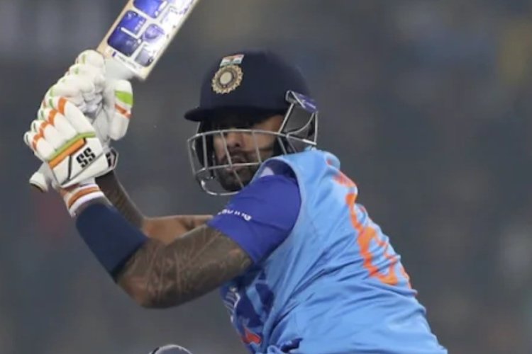 লখনউয়ে স্যান্টনারদের হারিয়ে টি-টোয়েন্টি সিরিজ়ে সমতা ফেরাল হার্দিকের ভারত