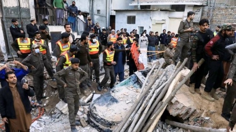 পাকিস্তানে মসজিদে বোমা হামলায় নিহত বেড়ে ৮৭