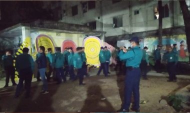 গভীর রাতে চবি প্রশাসনের অভিযান, ছাত্র হোস্টেলে ছাত্রী আটক