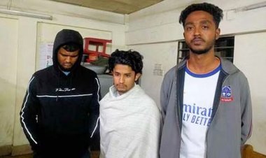 কাভার্ডভ্যান আটকে ‘ছিনতাই’, পালানোর সময় ঢাবির ৩ ছাত্র গ্রেফতার