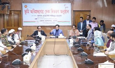 ‘টাউট, দালালদের আইনের আওতায় আনা হবে’