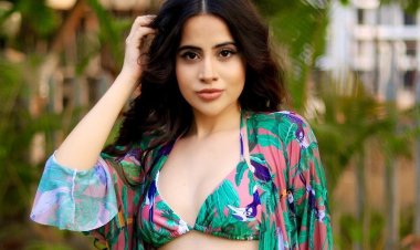 গায়ে শুধু কয়েকটি কালো টেপ, নৈশভোজে উরফি