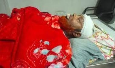 ব্যবসায়ীকে কুপিয়ে ৩ লাখ টাকা ছিনতাই