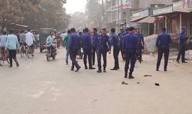 ফুল দেওয়া নিয়ে বিএনপি-ছাত্রলীগের সংঘর্ষ, আহত ৬