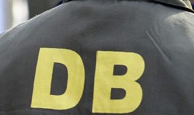 কলেজ ছাত্রের পকেটে মাদক ঢুকিয়ে আটক করতে গিয়ে গণধোলাইয়ের শিকার ডিবি পুলিশ