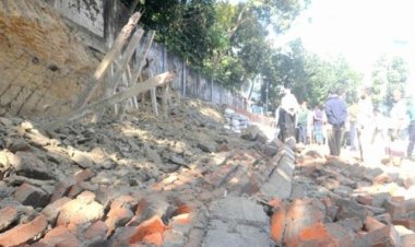চট্টগ্রামে দেয়াল ধসে পথচারীর মৃত্যু
