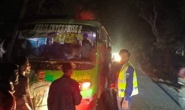 নওগাঁয় সড়ক দুর্ঘটনায় নিহত ৩