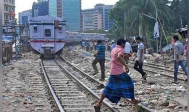 কাওরানবাজারে ট্রেনের ধাক্কায় যুবকের মৃত্যু