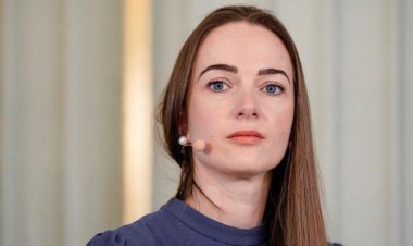 পুতিনের বিচার দাবি করলেন নোবেলজয়ী ওলেকসান্দ্রা