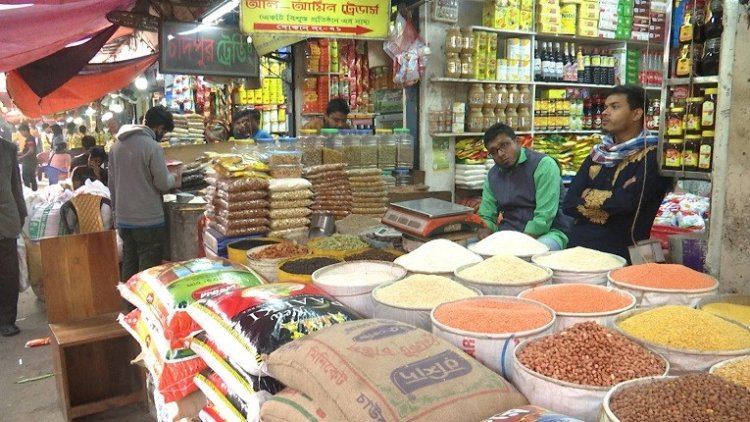 পণ্যের মূল্যবৃদ্ধিতে একে অন্যকে দোষারোপ