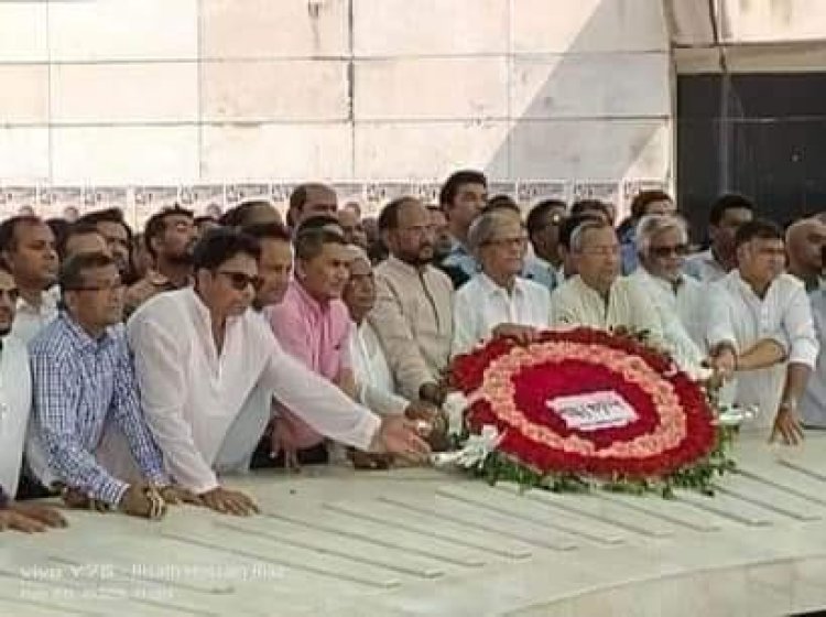 শহীদ জিয়ার মাজারে যুবদলের শ্রদ্ধা নিবেদন