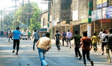 গ্রিন রোডে ঢাকা কলেজ-আইডিয়ালের শিক্ষার্থীদের ধাওয়া-পাল্টা ধাওয়া