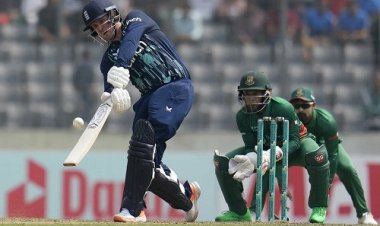 বাংলাদেশ ৩২৭ রানের টার্গেটে