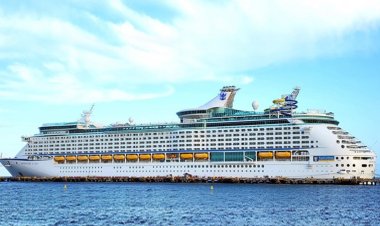 বছরে মাত্র ৩০ হাজার ডলার খরচ করে প্রমোদ তরীতে বিশ্ব ভ্রমণের সুযোগ