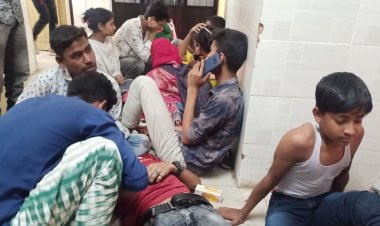 চাঁপাইনবাবগঞ্জে পিকনিকের বাস উল্টে অর্ধশত শিক্ষার্থী আহত