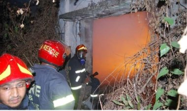 খুলনায় ম্যাচ ফ্যাক্টরিতে আগুন