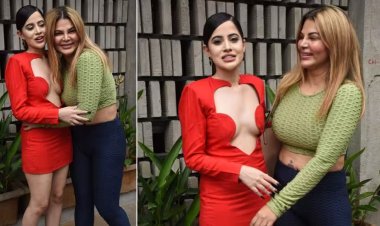 ‘জলে সাঁতার দিচ্ছি’