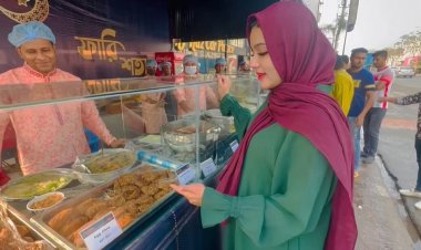 ইফতার বিক্রিতে ব্যস্ত সময় পার করছেন মাহিয়া মাহি