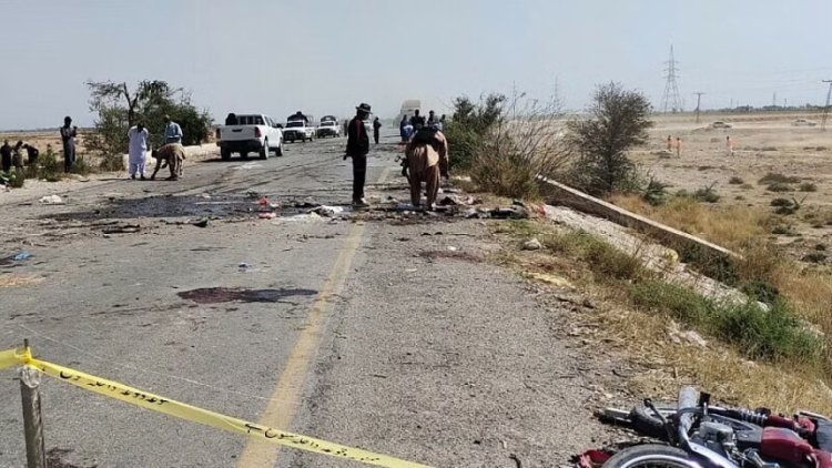 বেলুচিস্তানে আত্মঘাতী বোমা হামলা, ৯ পুলিশ নিহত