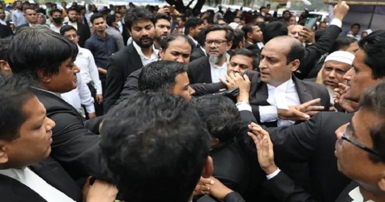 বিএনপির ৩৬৪ আইনজীবীর বিরুদ্ধে পুলিশের মামলা