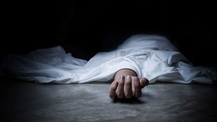 সেহরি খেতে উঠে ছেলের ঝুলন্ত লাশ দেখল মা