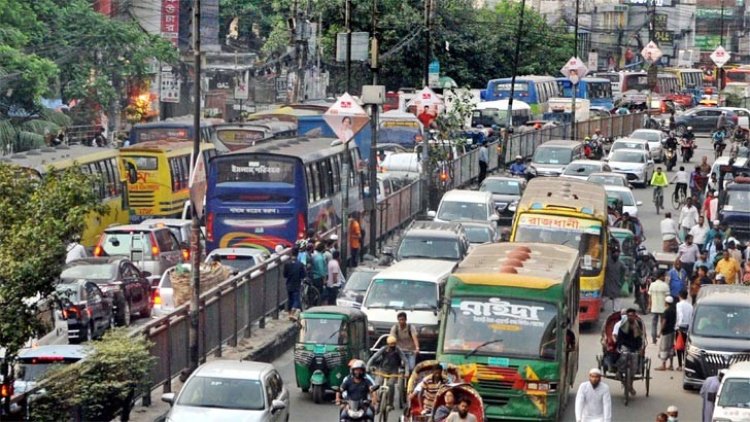 রাজধানীতে তীব্র যানজটের ৩ কারণ জানাল ট্রাফিক পুলিশ