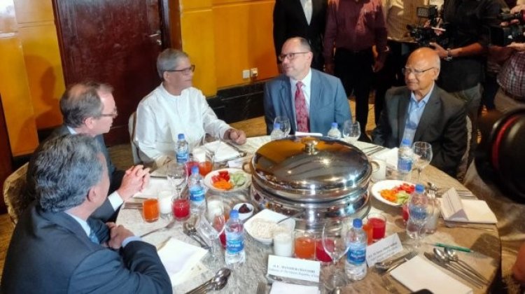 ঢাকায় বিদেশী কূটনীতিকদের নিয়ে ইফতার  বিএনপির