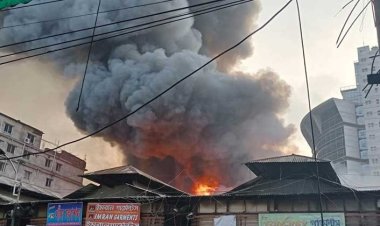 আগুনের পেছনে অনেকে রহস্য খোঁজার চেষ্টা করছেন