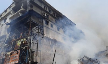 এখনো পুড়ছে এনেক্সকো টাওয়ার