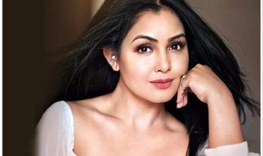 দীর্ঘ ১৮ বছরের সংসারের ইতি টানলেন অভিনেত্রী