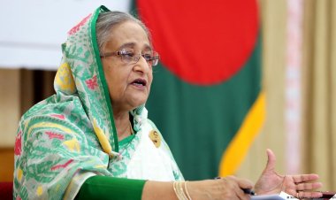 ‘তার সঙ্গে আছেন একজন সুদখোর ‘