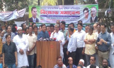 মানুষের দৃষ্টি সরাতে সরকার নিজেই আগুন লাগাচ্ছে: মির্জা ফখরুল