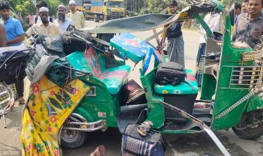 ভোলায় কাভার্ডভ্যান-সিএনজি সংঘর্ষে প্রাণ গেল ২ জনের