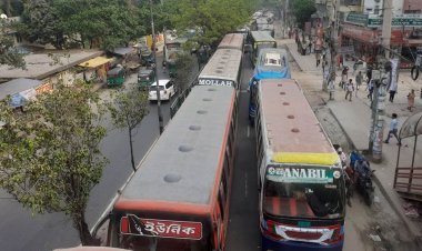 মহাখালী-গাবতলী ফাঁকা থাকলেও সায়েদাবাদ-যাত্রাবাড়ীতে যানজট