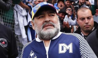 ম্যারাডোনার মৃত্যুতে অভিযুক্ত ৮ জনের বিচার শুরুর নির্দেশ