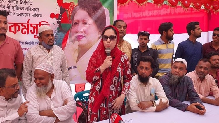 মানুষ ফেসবুকে লিখতে ভয় পায়: রুমিন