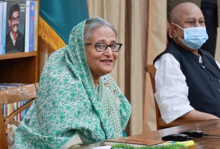 দেশি-বিদেশি ষড়যন্ত্রের বিরুদ্ধে নেতাকর্মীদের সতর্ক করলেন শেখ হাসিনা