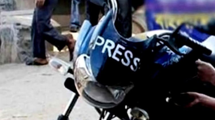 নির্বাচনের দিন সাংবাদিকদের মোটরসাইকেল চালাতে দিবে না ইসি