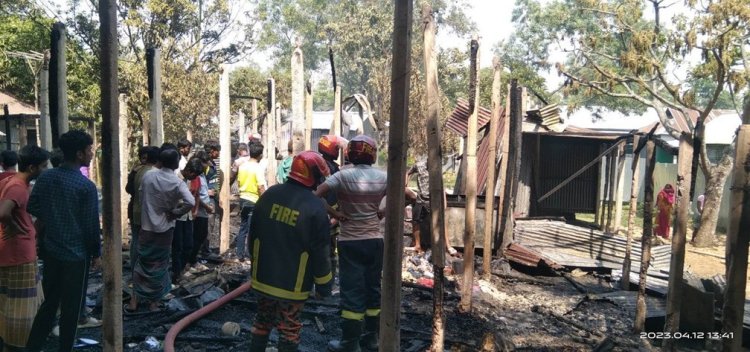 টাঙ্গাইলে বসতবাড়িতে অগ্নিকান্ডে অর্ধ কোটি টাকার ক্ষতি