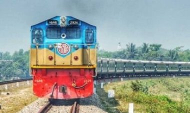 চলন্ত ট্রেন থেকে ফেলে দেয়ার নির্মম বর্ণনা দিলেন ঢাবি শিক্ষার্থী