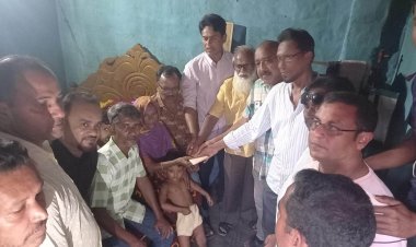 মৃত শ্রমিকদল নেতার পরিবারকে নগদ  অর্থ সহায়তা বিএনপি নেতা বকুলের