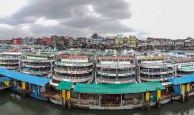 মোখার প্রভাবে সারা দেশের নৌযান চলাচল বন্ধ
