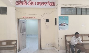 প্রয়োজনীয় যন্ত্রপাতিতে সাজানো অপারেশন কক্ষ, নেই চিকিৎসক