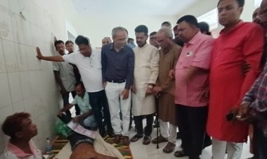 খুলনায় আহত নেতাকর্মীদের দেখতে হাসপাতালে রিজভী