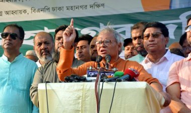 তারা আগুন নিয়ে খেলছেন: রিজভী