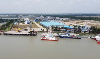 পায়রা বিদ্যুৎকেন্দ্র বন্ধের প্রভাবে স্থবিরতা নামবে বন্দরেও