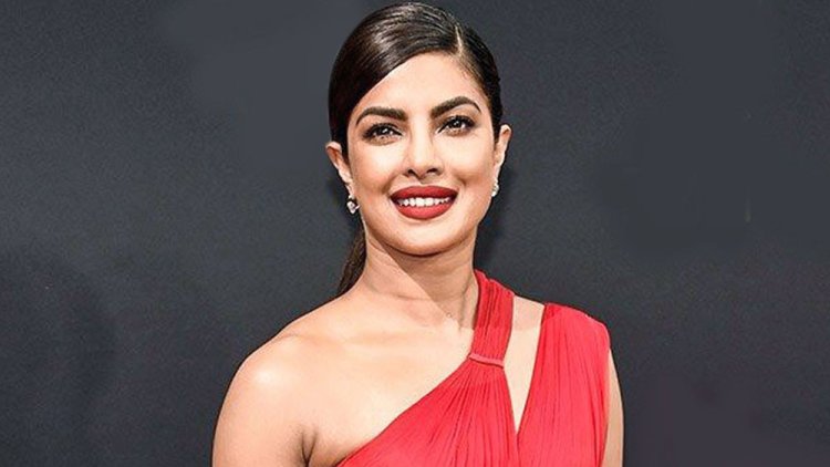 নাক সার্জারির কথা স্বীকার করলেন প্রিয়াংকা