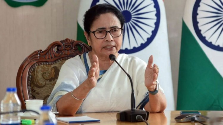 সংকট কাটাতে ডিপ্লোমা-ডাক্তার ও সেমি-ডাক্তার চান মমতা