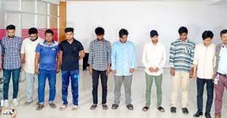 ‘পমপম’ গ্রুপে হাজারো তরুণীর অন্তরঙ্গ ছবি-ভিডিও, গ্রেফতার ৯