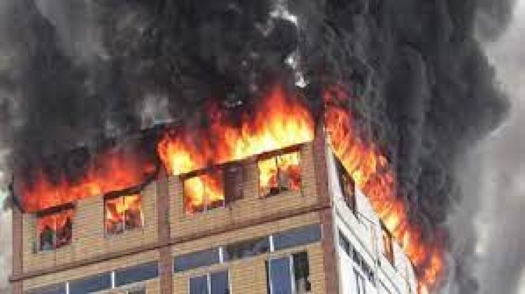 সিডনিতে বহুতল ভবনে আগুন, কাজ করছে শতাধিক দমকল কর্মী